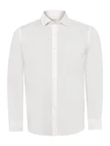Camisa de manga larga de popelina de algodón en color blanco, de calce regular, con cuello italiano y un bolsillo en el pecho.