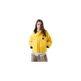 Campera de corte boxy de Eme Studios, color amarillo encerado, con cuello negro de terciopelo, cierre frontal oculto y bolsillos frontales con solapa.