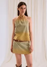 Top de cuello halter en gamuza supersuave con efecto degradé.