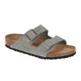 Sandalia Birkenstock modelo Arizona con dos correas ajustables de cuero con acabado efecto desgastado, plantilla anatómica de corcho y suela de goma antideslizante.