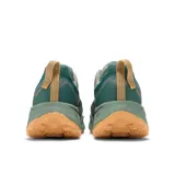 Championes New Balance Fresh Foam X Hierro v9 para hombre, ideales para trail running. Diseño en tonos grises y verdes con detalles en negro y suela Vibram Megagrip color caramelo.