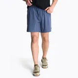 Short deportivo de secado rápido con cintura elástica, cordón interior y calzoncillo integrado. Cuenta con bolsillos delanteros y un bolsillo trasero con cierre invertido, además de detalles reflectivos.