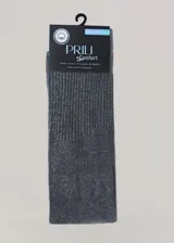 Medias grises de media caña, de algodón peinado, sin costuras ni elástico, de baja compresión.