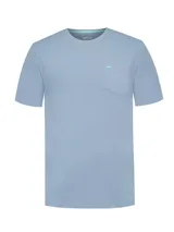 Remera RKF de algodón orgánico color celeste, con cuello redondo, mangas cortas, bolsillo en el pecho y detalle de logo bordado.