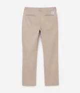 Pantalón chino de corte recto confeccionado en sarga de algodón con un toque de elastano. Presenta cierre frontal con botón y cremallera, bolsillos laterales funcionales y bolsillos traseros. Diseño de estilo sastrero versátil para looks casuales o formales.