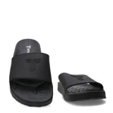 Sandalias slide unisex Tiffosi de color negro, con una tira ancha en el empeine que presenta el logo de la marca en relieve y plantilla texturizada para mayor comodidad.