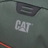 Mochila de senderismo Caterpillar modelo Himalayas Hiking Bac, color verde eucalipto, confeccionada en tejido ripstop de poliéster hexagonal antidesgarro. Presenta cordón elástico delantero de color naranja para almacenamiento adicional, ribetes en color marrón claro y bolsillo lateral de malla negra. Incluye parche de Hypalon en la parte delantera y etiqueta tejida con el logo "Urban Mountain".