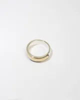 Anillo de plata 925 con aplique de dublé de oro.