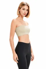 Soutien strapless color piel, de diseño liso y ajuste cómodo sin tirantes.