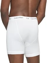 Pack de tres calzoncillos tipo boxer brief de algodón elástico, color blanco, con cintura elástica distintiva de la marca.