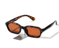 Lentes de sol modelo Dakota con armazón rectangular de acetato y protección UV400.