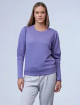 Buzo gris claro de jersey, marca Nanette, con cuello redondo y mangas largas abullonadas con detalle de pinzas en los hombros.