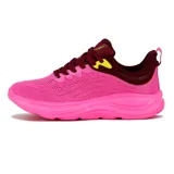 Championes deportivos Diadora modelo Altix, color rosado vibrante con detalles en bordó y amarillo neón. Presentan una estructura de malla transpirable y una suela robusta de EVA y TPR para mayor amortiguación.