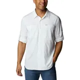 Camisa de manga larga Columbia modelo Silver Ridge en color blanco, con bolsillos frontales en el pecho, cierre de botones y protección solar.