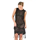 Kimono de gasa liviana color negro, con calce amplio y fluido. Presenta terminación con mini borlas decorativas en ruedo y laterales, y cierre abotonado en el frente.