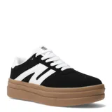 Championes de mujer marca Miss Carol, modelo Akok, en color negro con detalles blancos. Poseen una suela de plataforma alta de goma en tono caramelo, cordones blancos y un diseño lateral distintivo en contraste.