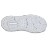 Championes Crocs modelo InMotion Pacer, de color lila con suela blanca. Cuentan con diseño de cordones elásticos y perforaciones laterales para mayor ventilación.