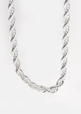 Cadena plateada de acero quirúrgico hipoalergénico con eslabones tipo tourbillón.