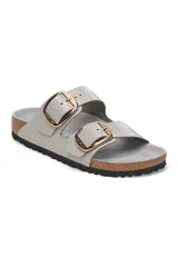 Sandalias Birkenstock Arizona Big Buckle, color gris con hebillas grandes doradas.