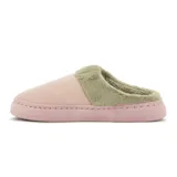 Pantufla abierta gris de poliuretano, con interior y borde de corderito sintético en tono tostado. Cuenta con una tira lateral decorativa con la palabra "SUPER" bordada y suela de goma.