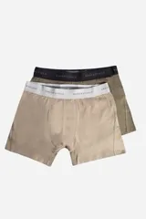 Pack de dos bóxers Brooksfield, uno en color beige con elástico blanco y otro en color verde oliva con elástico negro. Ambos presentan cintura elástica con el nombre de la marca estampado.