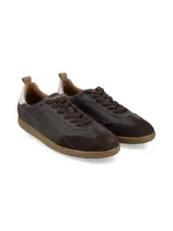 Championes urbanos Hush Puppies modelo Galilo, color chocolate, con diseño de puntera reforzada en gamuza y cuerpo en cuero texturizado. Presenta suela de goma color caramelo y detalle de talón en contraste.