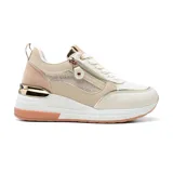 Championes urbanos Korium Alaska, color beige con detalles en dorado y suela blanca con base color salmón.
