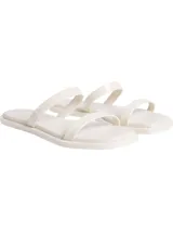 Sandalias Calvin Klein de plástico color crema, con doble tira fina y puntera cuadrada.