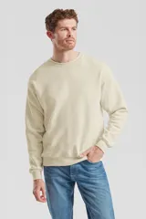 Buzo deportivo de corte clásico y escote redondo, confeccionado en tejido de algodón y poliéster. Presenta puños y ruedo acanalados, con un diseño minimalista y versátil.