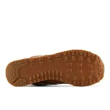 Championes urbanos New Balance modelo WL574NA, color marrón con detalles en blanco, confeccionados en gamuza y malla, con logo "N" característico en los laterales y entresuela ENCAP.