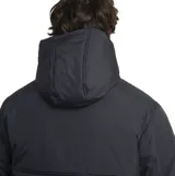Campera tipo anorak de O'Neill, color negro, con medio cierre frontal, capucha ajustable y bolsillo frontal con solapa de velcro. Presenta un diseño técnico con relleno liviano, puños ajustables con velcro y bolsillos laterales diagonales.