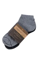 Pack de tres pares de soquetes negros de la marca Legacy, con finas rayas grises en la parte superior.