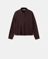 Jersey de punto bordó con cuello polo y cierre frontal de botones ocultos, de manga larga y diseño recto.