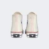 Championes Converse Chuck 70 Hi de caña alta, color blanco, con capellada de lona, suela de goma con la característica vira de goma brillante, puntera reforzada y parche clásico de la marca en el lateral del tobillo.