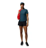Short deportivo negro de mujer Columbia, modelo Stealth Spring Short con tecnología Omni-Wick, cintura cómoda y slip elástico integrado. Cuenta con bolsillos para las manos y un bolsillo de seguridad con cremallera.