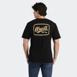 Remera de manga corta color beige, con cuello redondo y pequeño logo de la marca estampado en el pecho.