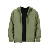 Campera verde militar con capucha y cierre frontal, con logo de New Balance y el año 1906 estampado en el pecho.