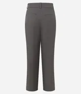 Pantalón de corte recto confeccionado en tejido de sastrería, con cintura estructurada y diseño clásico. Presenta un acabado limpio y versátil, ideal para combinar en diversos estilos.