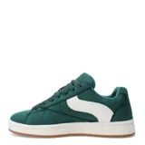 Championes de mujer color beige claro, estilo skate o urbano, con cordones anchos y suela gruesa de goma color caramelo. Presentan paneles superpuestos de gamuza y detalles lisos.