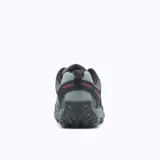 Championes de senderismo Merrell modelo Accentor 3 Rock, confeccionados en una combinación de gamuza y malla transpirable. Presentan un diseño robusto con puntera protectora, entresuela de espuma EVA para mayor amortiguación y suela de goma con tracción especializada para terrenos irregulares.