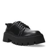 Zapatos acordonados negros de cuero sintético con plataforma track y suela dentada.