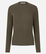 Blusa de manga larga con diseño ajustado, confeccionada en tejido acanalado de viscosa con elastano. Presenta cuello redondo y sisas raglán.