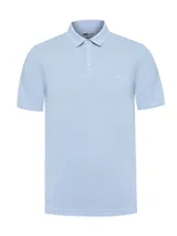 Remera polo de algodón pima y sorona de la marca RKF, color celeste, de manga corta y calce modern fit. Presenta cierre frontal con tres botones y detalle de logo bordado en el pecho.
