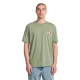 Remera Volcom modelo ABG Globular SST de color verde militar, de corte relajado y mangas corta, con pequeño estampado gráfico en el pecho.