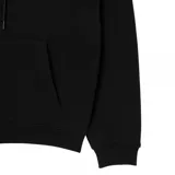 Canguro Lacoste de color negro con capucha y cordones ajustables. Presenta un bolsillo frontal tipo canguro y un pequeño bordado en el pecho con el logo de la marca y la frase 'Jeu Set et Match'.