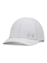 Gorra deportiva Under Armour de perfil bajo, confeccionada en tejido elástico y ligero con paneles perforados para mayor transpirabilidad. Cuenta con banda interior Iso-Chill que disipa el calor, visera precurvada, cierre ajustable con velcro y logotipo reflectante.