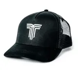 Gorra tipo trucker color negro, con panel frontal rígido y parte trasera de malla. Presenta un logo bordado en relieve de color blanco en el frente.