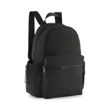 Mochila Puma modelo HER Small, color negro, con compartimento principal con cierre, bolsillo frontal con cierre, bolsillo lateral abierto, correas ajustables para los hombros y logo Puma Cat estampado en el frente.