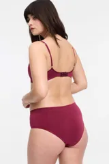 Soutien tipo bralette color beige, sin costuras y sin aro, con copas removibles. Confeccionado en microfibra, tiene breteles regulables y broche doble en la espalda con tres medidas.