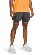 Short de running Under Armour Launch 5 2N1, color gris, con calza interior de compresión. Logo de la marca estampado en la pierna izquierda.